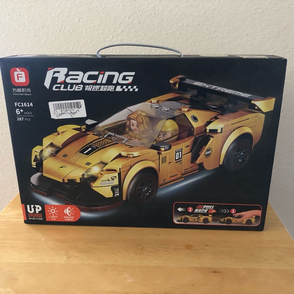 Forange FC1614 Racing Club Gold Toy Car Building Block Set Brand New 2 Figurines